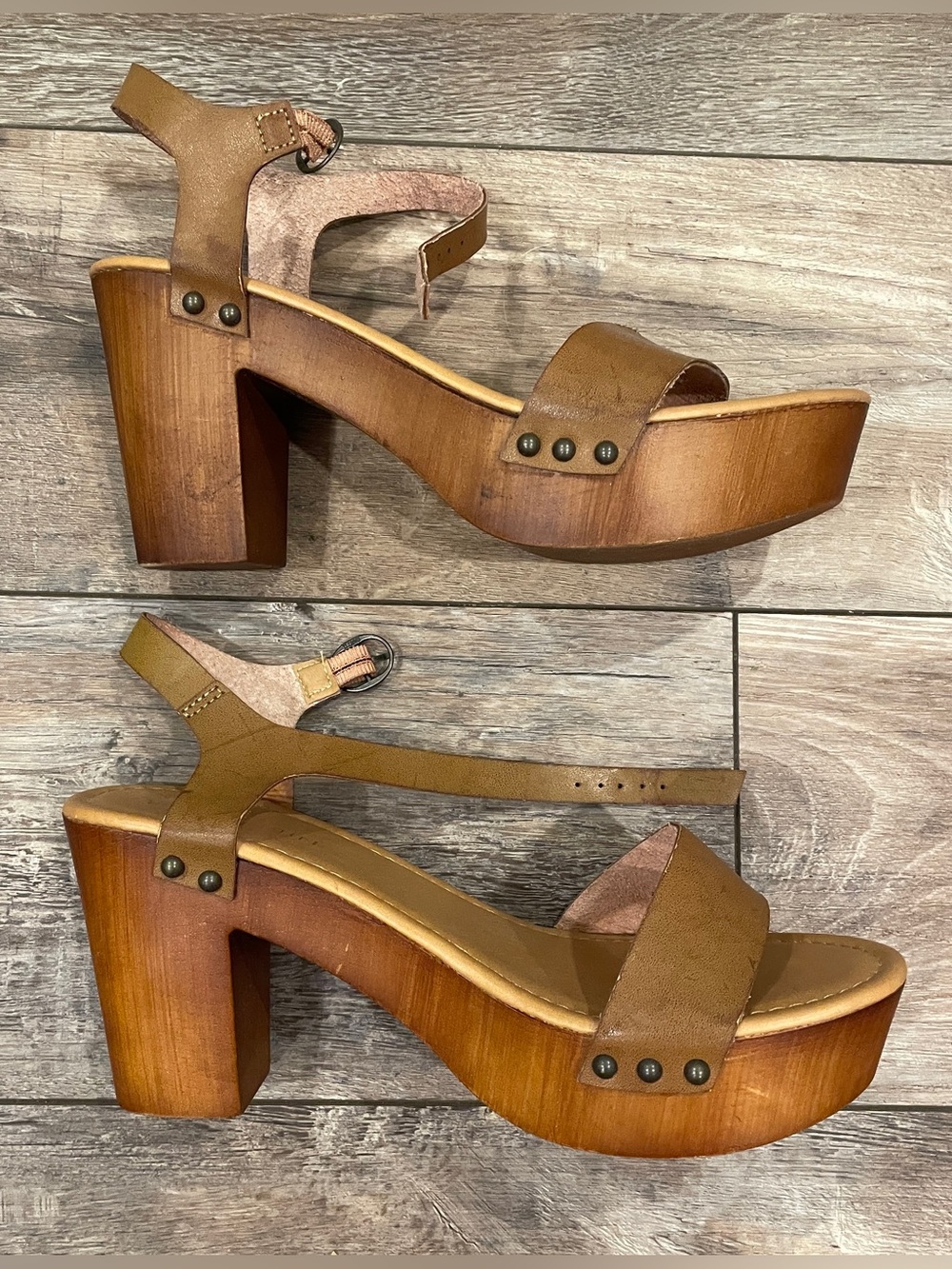 Madden Girl Lifft Clog Platform Sandal - Picture 4 of 7